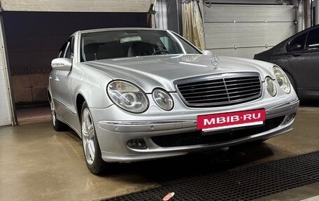 Mercedes-Benz E-Класс, 2004 год, 750 000 рублей, 2 фотография