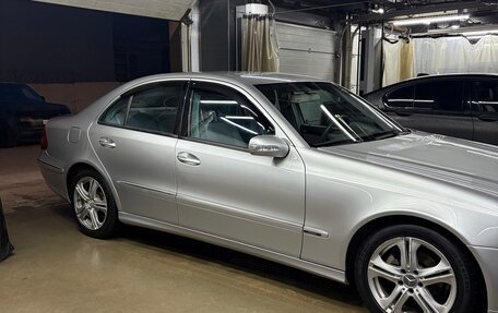 Mercedes-Benz E-Класс, 2004 год, 750 000 рублей, 6 фотография