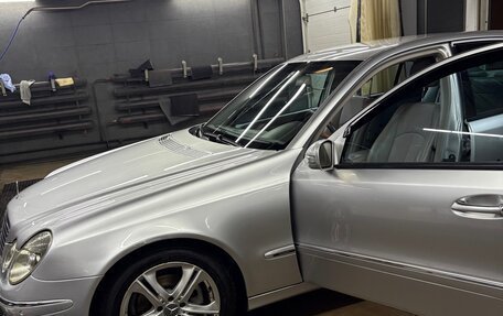 Mercedes-Benz E-Класс, 2004 год, 750 000 рублей, 9 фотография