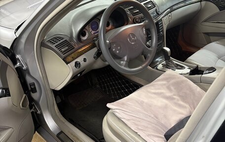 Mercedes-Benz E-Класс, 2004 год, 750 000 рублей, 12 фотография