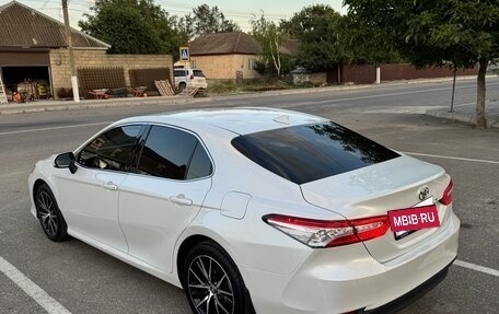 Toyota Camry, 2021 год, 2 950 000 рублей, 3 фотография