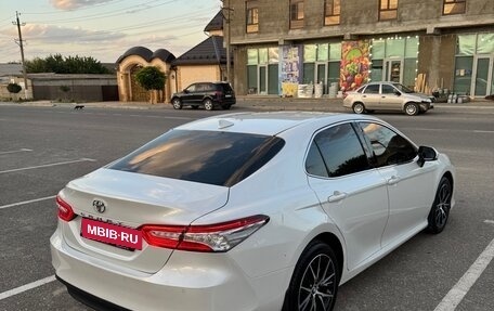 Toyota Camry, 2021 год, 2 950 000 рублей, 5 фотография