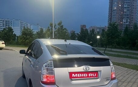 Toyota Prius, 2007 год, 695 000 рублей, 2 фотография