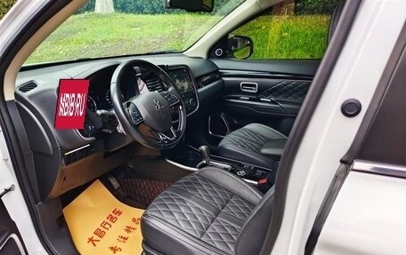 Mitsubishi Outlander III рестайлинг 3, 2021 год, 2 880 690 рублей, 6 фотография