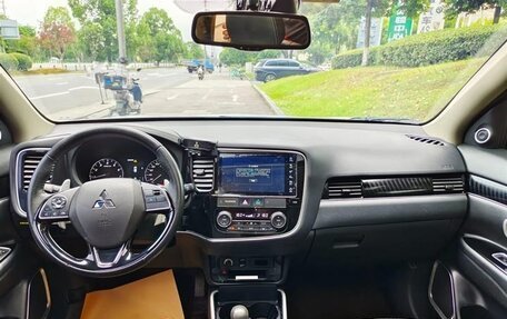 Mitsubishi Outlander III рестайлинг 3, 2021 год, 2 880 690 рублей, 9 фотография