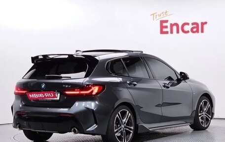 BMW 1 серия, 2021 год, 2 299 500 рублей, 2 фотография