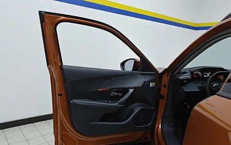 Peugeot 2008 II, 2022 год, 1 470 000 рублей, 8 фотография