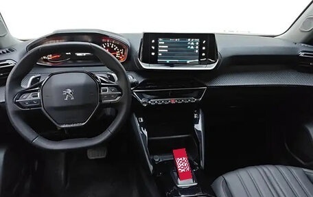 Peugeot 2008 II, 2022 год, 1 470 000 рублей, 10 фотография