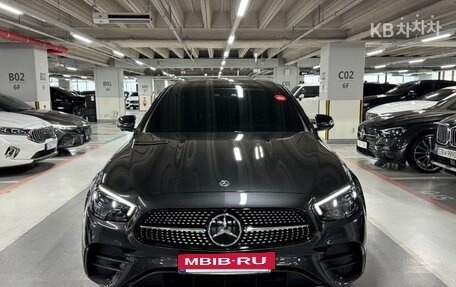 Mercedes-Benz E-Класс, 2022 год, 4 720 000 рублей, 2 фотография