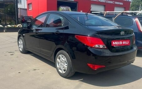 Hyundai Solaris II рестайлинг, 2015 год, 700 000 рублей, 2 фотография