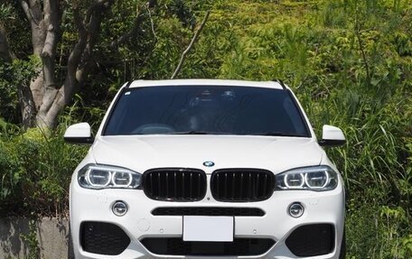 BMW X5, 2018 год, 3 299 777 рублей, 2 фотография