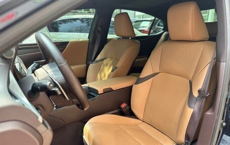 Lexus ES VII, 2021 год, 2 900 000 рублей, 17 фотография