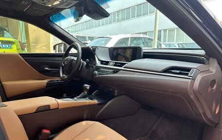 Lexus ES VII, 2021 год, 2 900 000 рублей, 19 фотография