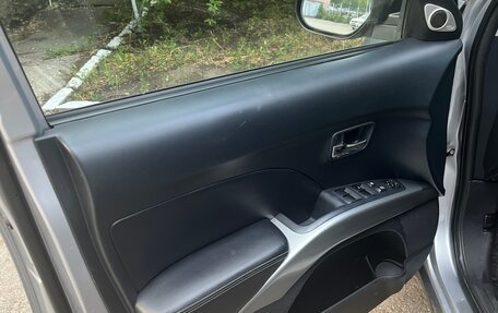 Mitsubishi Outlander III рестайлинг 3, 2006 год, 1 250 000 рублей, 10 фотография