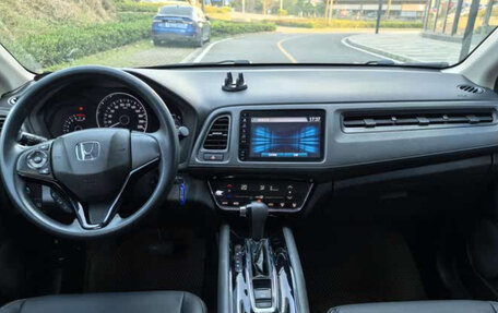 Honda Vezel, 2021 год, 1 399 000 рублей, 6 фотография