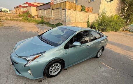 Toyota Prius IV XW50, 2016 год, 1 950 000 рублей, 4 фотография
