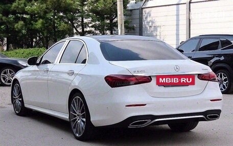 Mercedes-Benz E-Класс, 2022 год, 3 606 010 рублей, 3 фотография