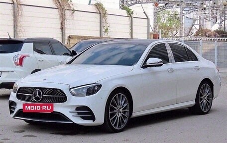 Mercedes-Benz E-Класс, 2022 год, 3 606 010 рублей, 2 фотография