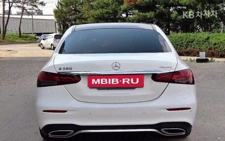 Mercedes-Benz E-Класс, 2022 год, 3 606 010 рублей, 4 фотография