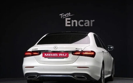 Mercedes-Benz E-Класс, 2022 год, 3 600 010 рублей, 4 фотография