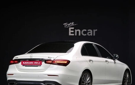 Mercedes-Benz E-Класс, 2022 год, 3 600 010 рублей, 2 фотография