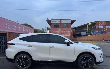 Toyota Venza, 2022 год, 2 197 030 рублей, 4 фотография