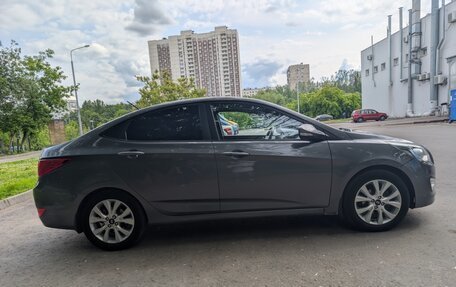 Hyundai Solaris II рестайлинг, 2015 год, 1 000 000 рублей, 4 фотография