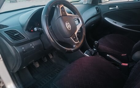 Hyundai Solaris II рестайлинг, 2011 год, 560 000 рублей, 4 фотография