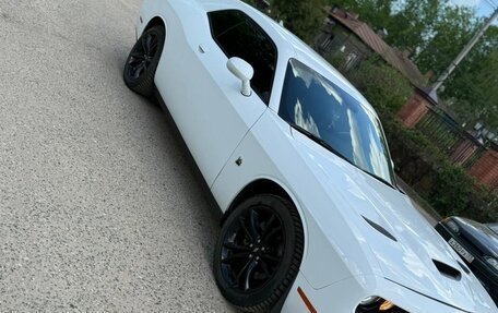 Dodge Challenger III рестайлинг 2, 2017 год, 3 550 000 рублей, 5 фотография