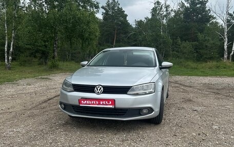 Volkswagen Jetta VI, 2011 год, 950 000 рублей, 1 фотография