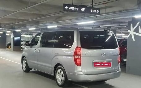 Hyundai Grand Starex Grand Starex I рестайлинг 2, 2020 год, 2 400 000 рублей, 3 фотография