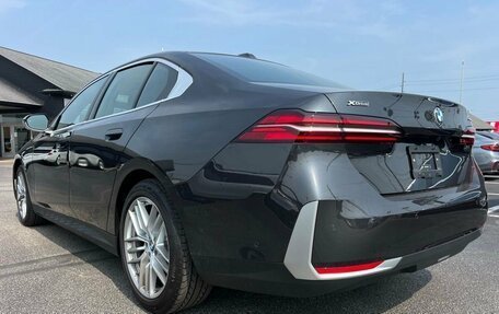 BMW 5 серия, 2025 год, 9 800 000 рублей, 8 фотография