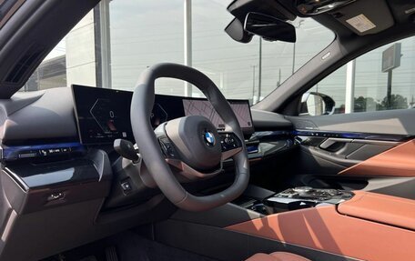 BMW 5 серия, 2025 год, 9 800 000 рублей, 18 фотография