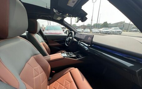 BMW 5 серия, 2025 год, 9 800 000 рублей, 17 фотография
