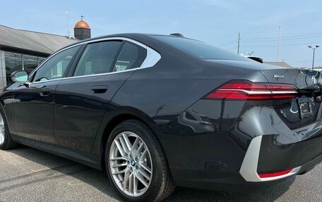 BMW 5 серия, 2025 год, 9 800 000 рублей, 23 фотография