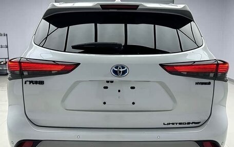 Toyota Highlander, 2022 год, 3 780 000 рублей, 3 фотография