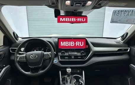 Toyota Highlander, 2022 год, 3 780 000 рублей, 12 фотография