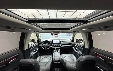 Toyota Highlander, 2022 год, 3 780 000 рублей, 15 фотография