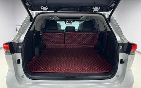 Toyota Highlander, 2022 год, 3 780 000 рублей, 20 фотография