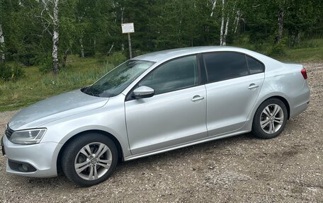 Volkswagen Jetta VI, 2011 год, 950 000 рублей, 3 фотография