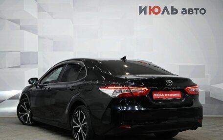 Toyota Camry, 2018 год, 3 000 000 рублей, 4 фотография