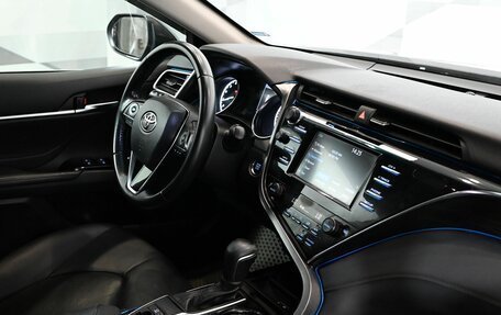Toyota Camry, 2018 год, 3 000 000 рублей, 11 фотография