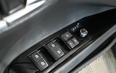 Toyota Camry, 2018 год, 3 000 000 рублей, 13 фотография