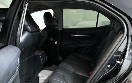Toyota Camry, 2018 год, 3 000 000 рублей, 19 фотография