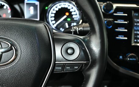 Toyota Camry, 2018 год, 3 000 000 рублей, 16 фотография