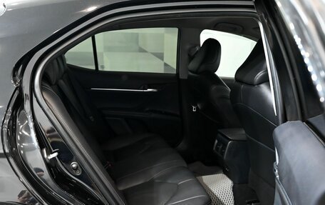 Toyota Camry, 2018 год, 3 000 000 рублей, 18 фотография