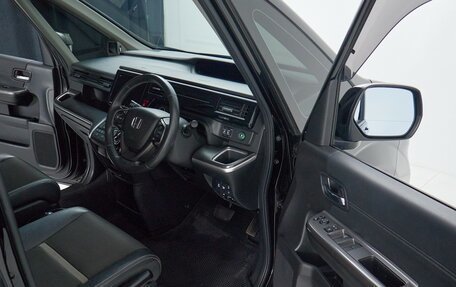Honda Stepwgn IV, 2018 год, 2 595 000 рублей, 8 фотография
