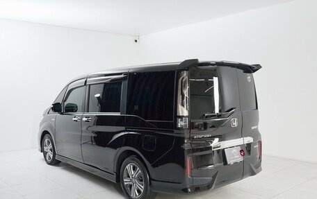 Honda Stepwgn IV, 2018 год, 2 595 000 рублей, 5 фотография