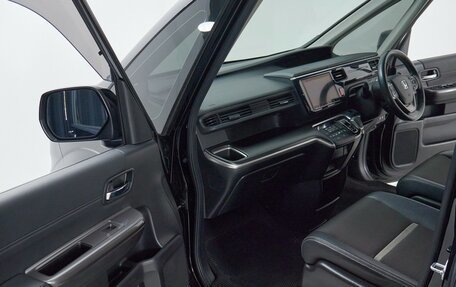 Honda Stepwgn IV, 2018 год, 2 595 000 рублей, 10 фотография