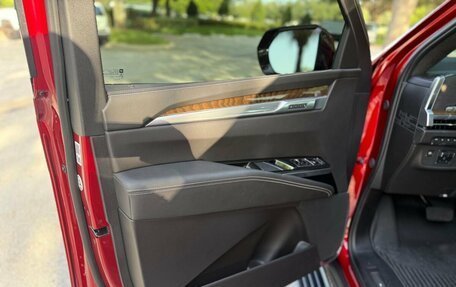 Cadillac Escalade V, 2025 год, 19 550 000 рублей, 16 фотография